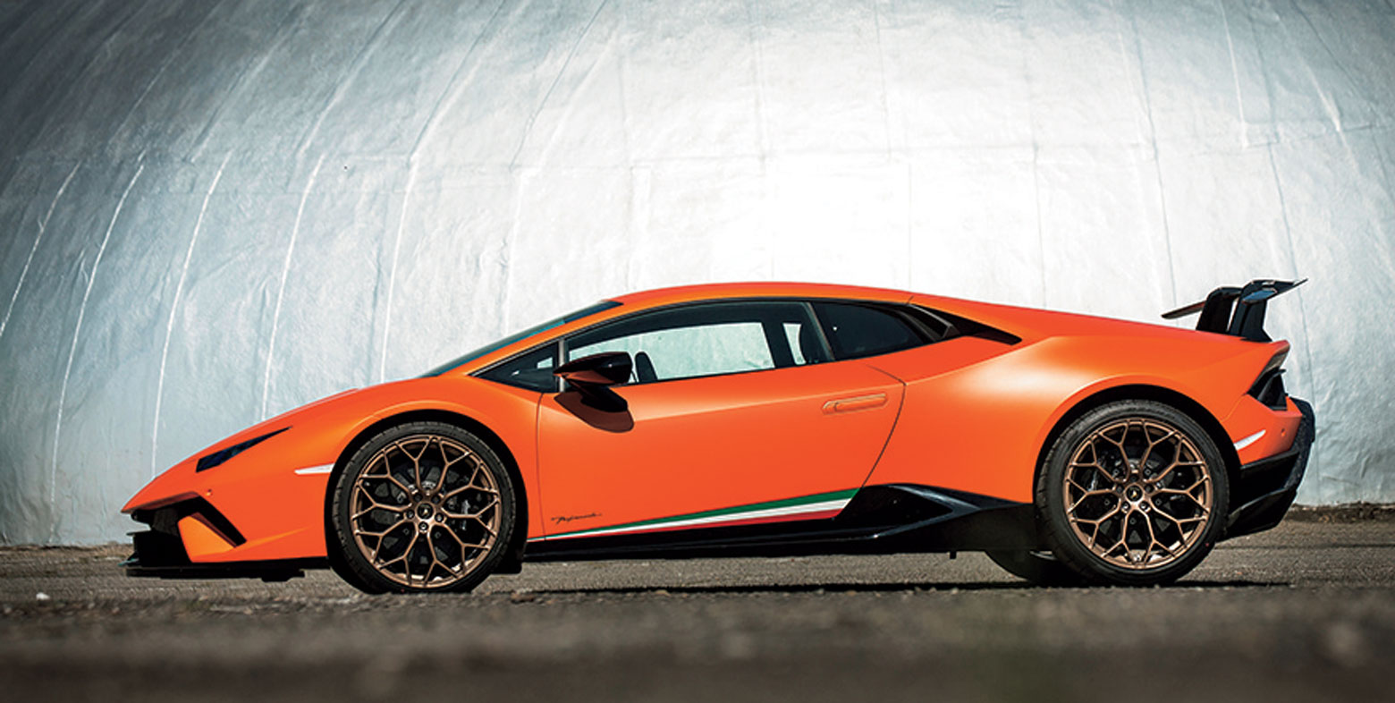 ランボルギーニ  ウラカン ペルフォルマンテ