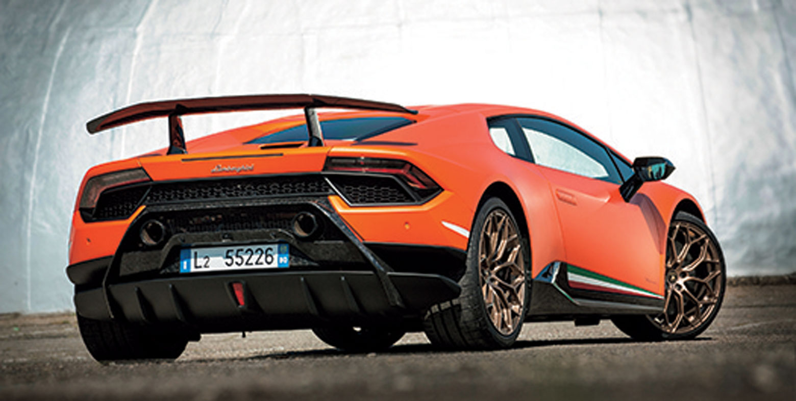 ランボルギーニ  ウラカン ペルフォルマンテ