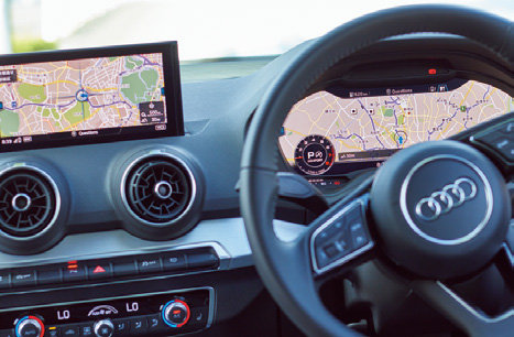 アウディQ2　ナビ