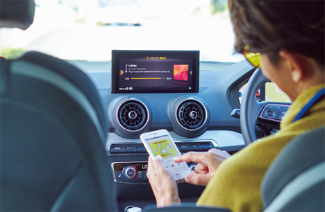 アウディQ2　ナビ